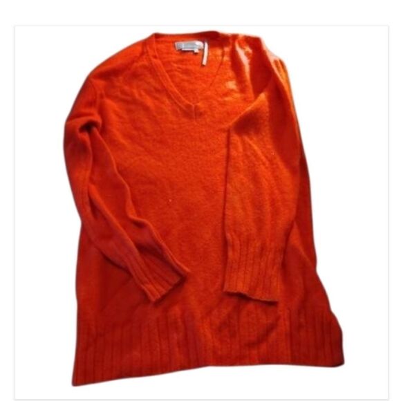 Anthropology red 100% cashmere sweater(small hole dime next to it) - Picture 2 of 7